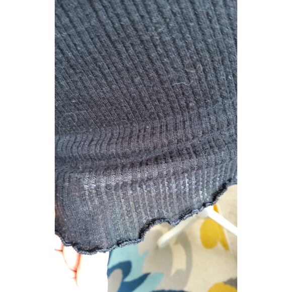 Y2K black ribbed ruffle Henley Bella Swan top buttons long sleeve sz 7-9 medium - Picture 4 of 8